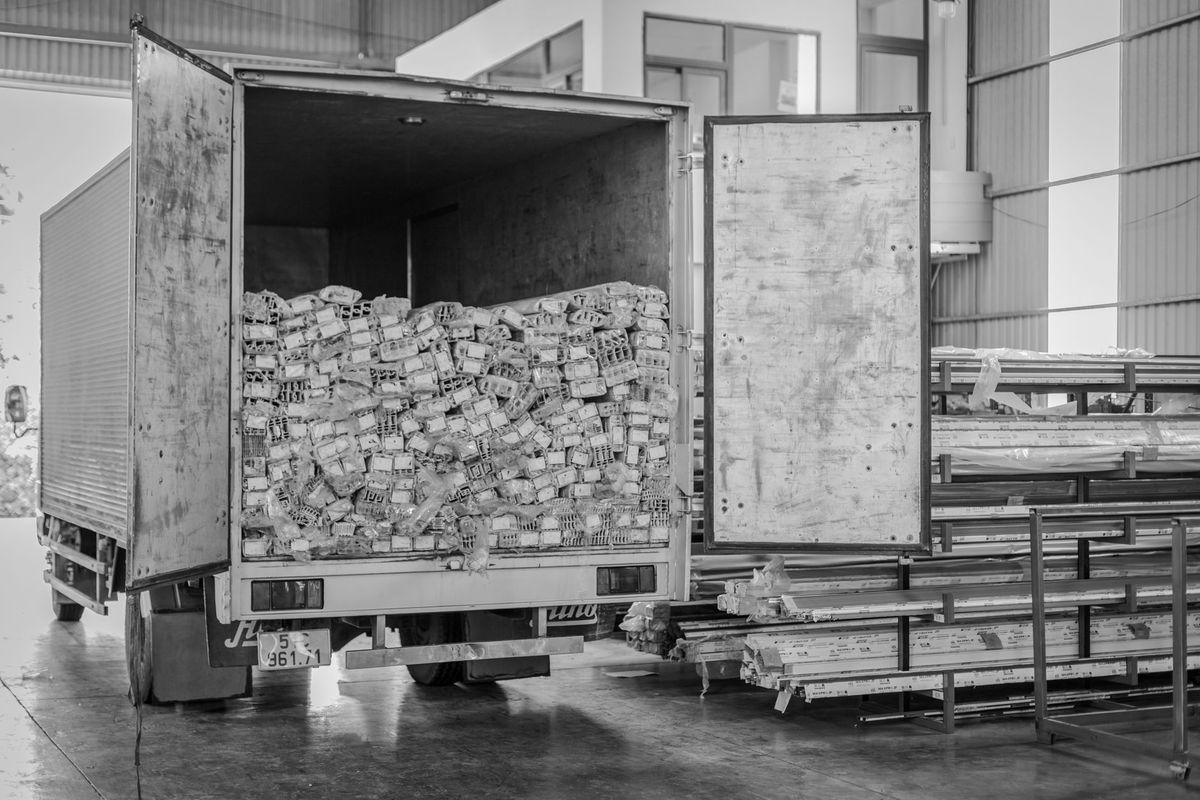 Délais et logistique vers Lyon : entreprise cintrage tube Lyon